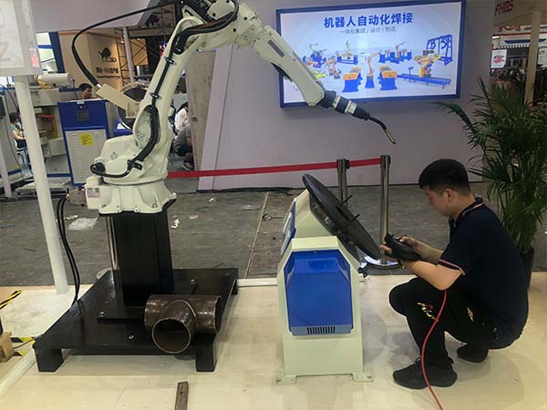 全自動激光焊接設備廠家哪個比較好？